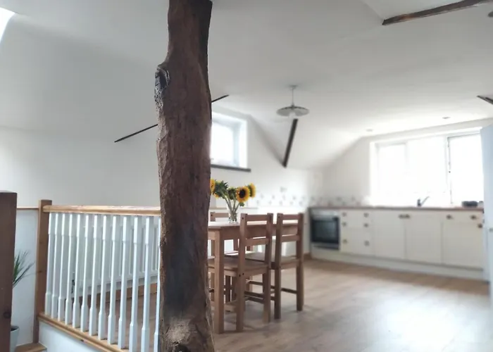 Cosy Farm Cottage